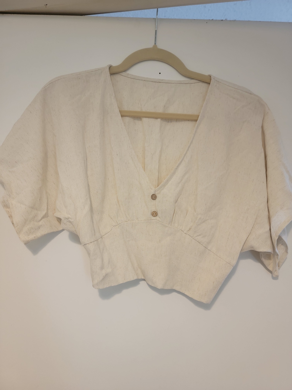 Sozy. Marilyn Linen Women's Cream V-Neck Button Detail Top - Picture 2 of 5